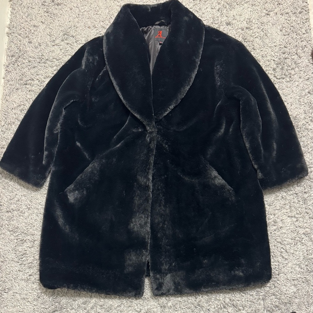 ADRIENNE LANDAU BLACK COLLARED FAUX FUR COAT. 3X